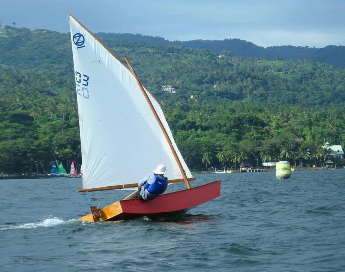 Sailing dinghy low cost for building participation of paralympic and able bodied sailors - oz goose